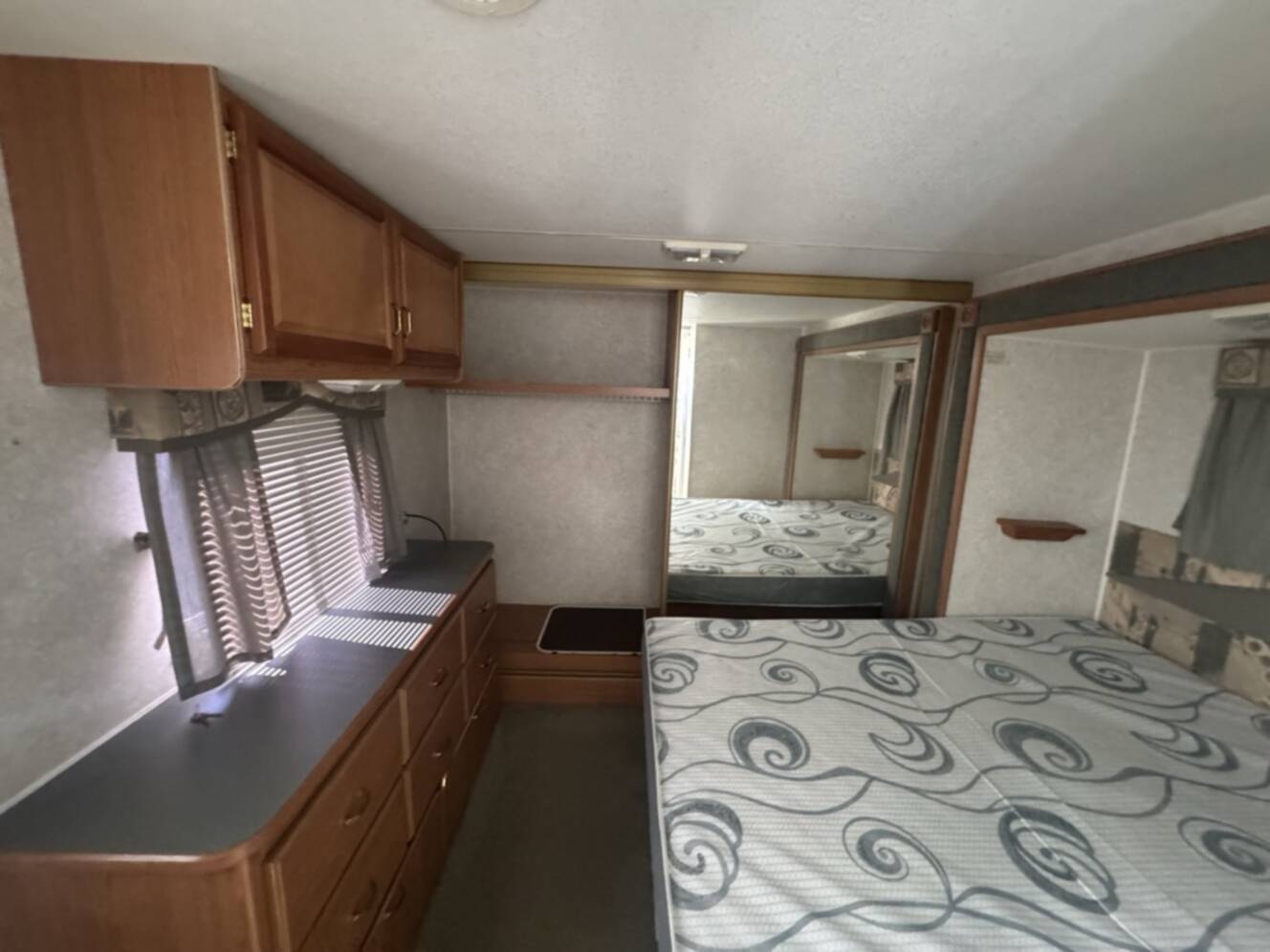 A photo of this 2003 Fleetwood TERRY 39L