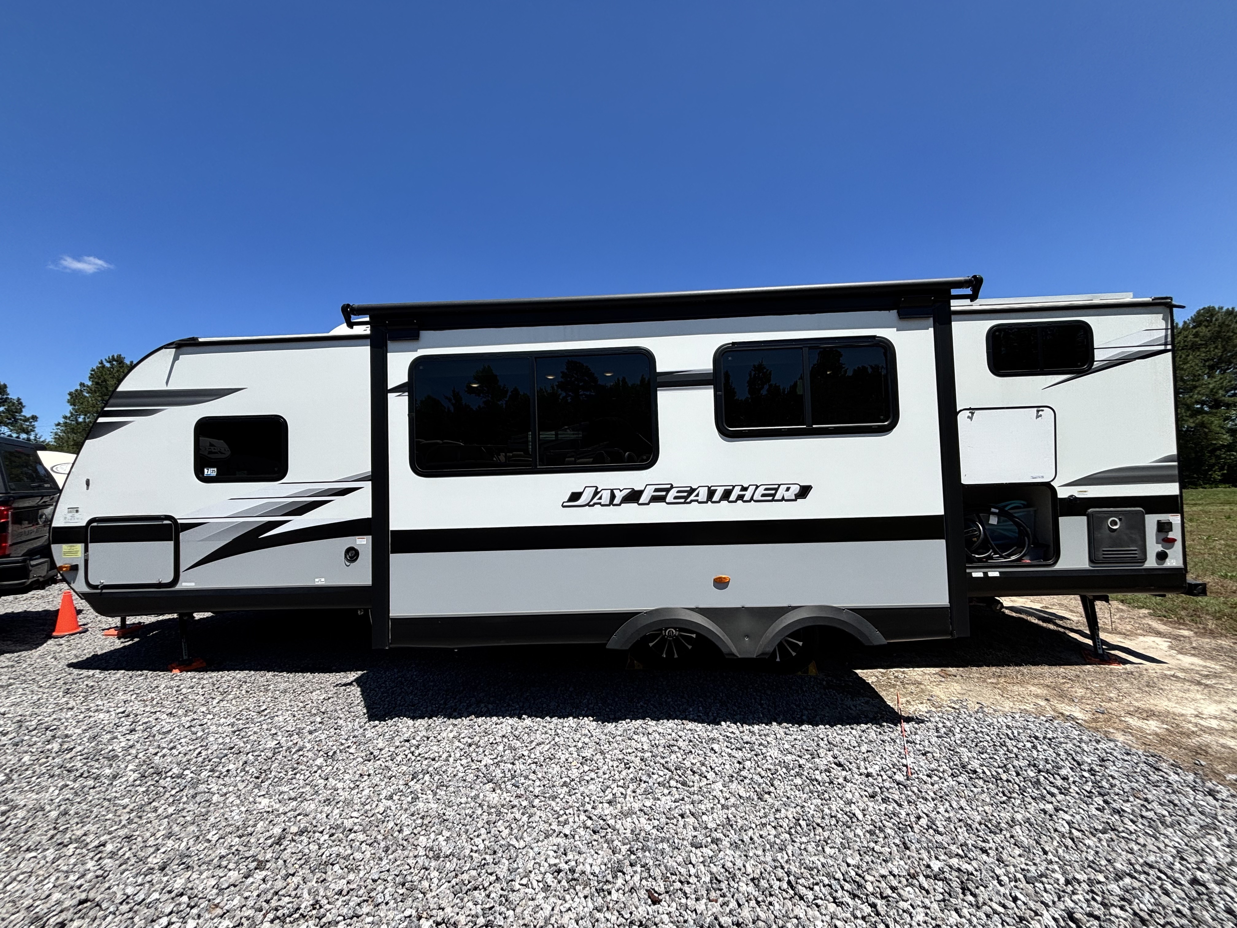 2023 Jayco JAY FEATHER 27BHB in south chesterfield VA