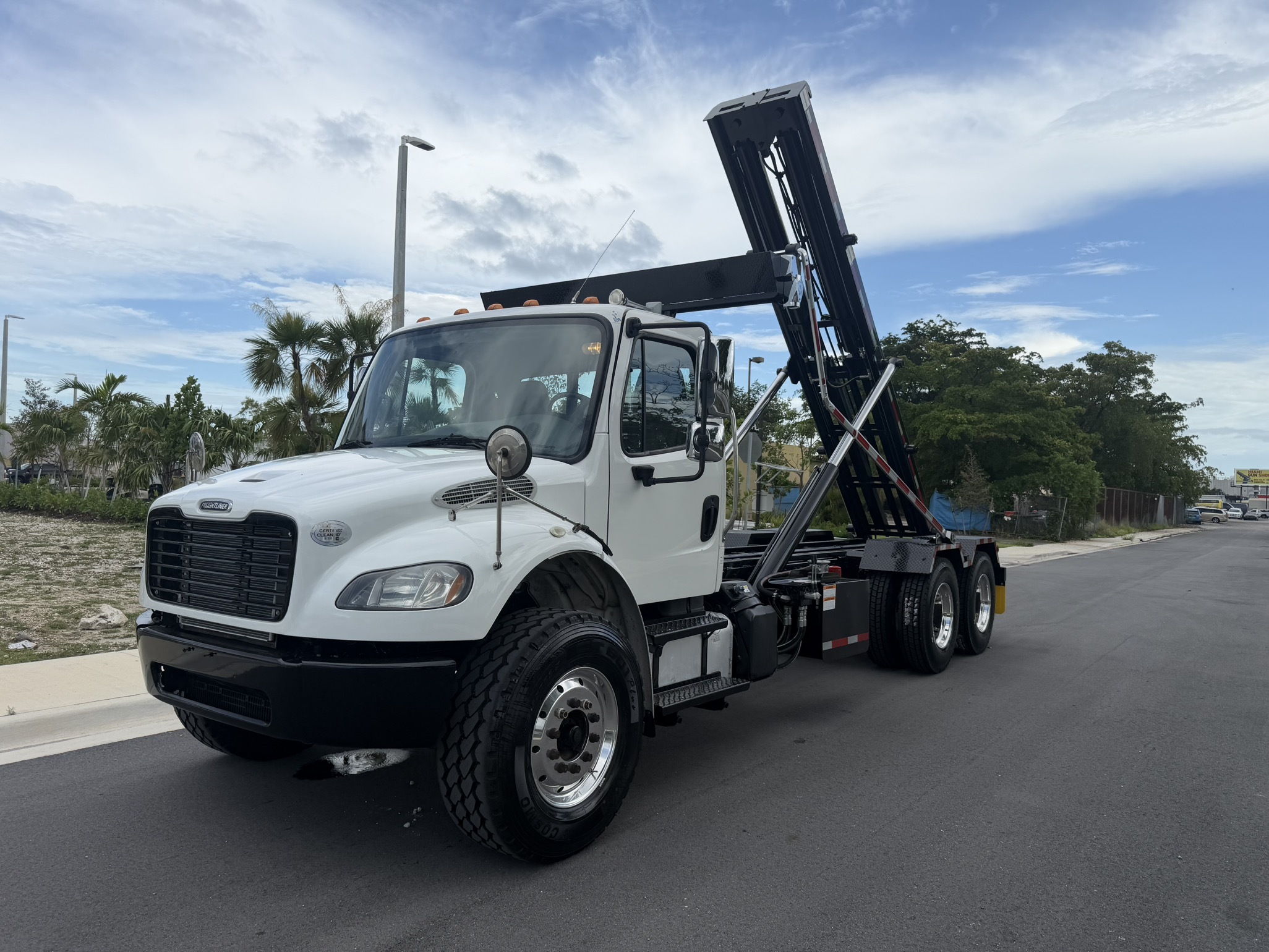 2018 FREIGHTLINER BUSINESS CLASS M2 in Opa Locka, FL