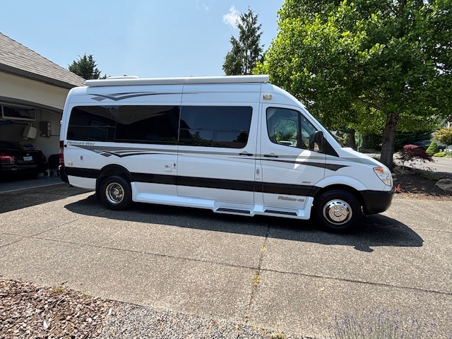 2011 Pleasure Way PLATEAU RB RV