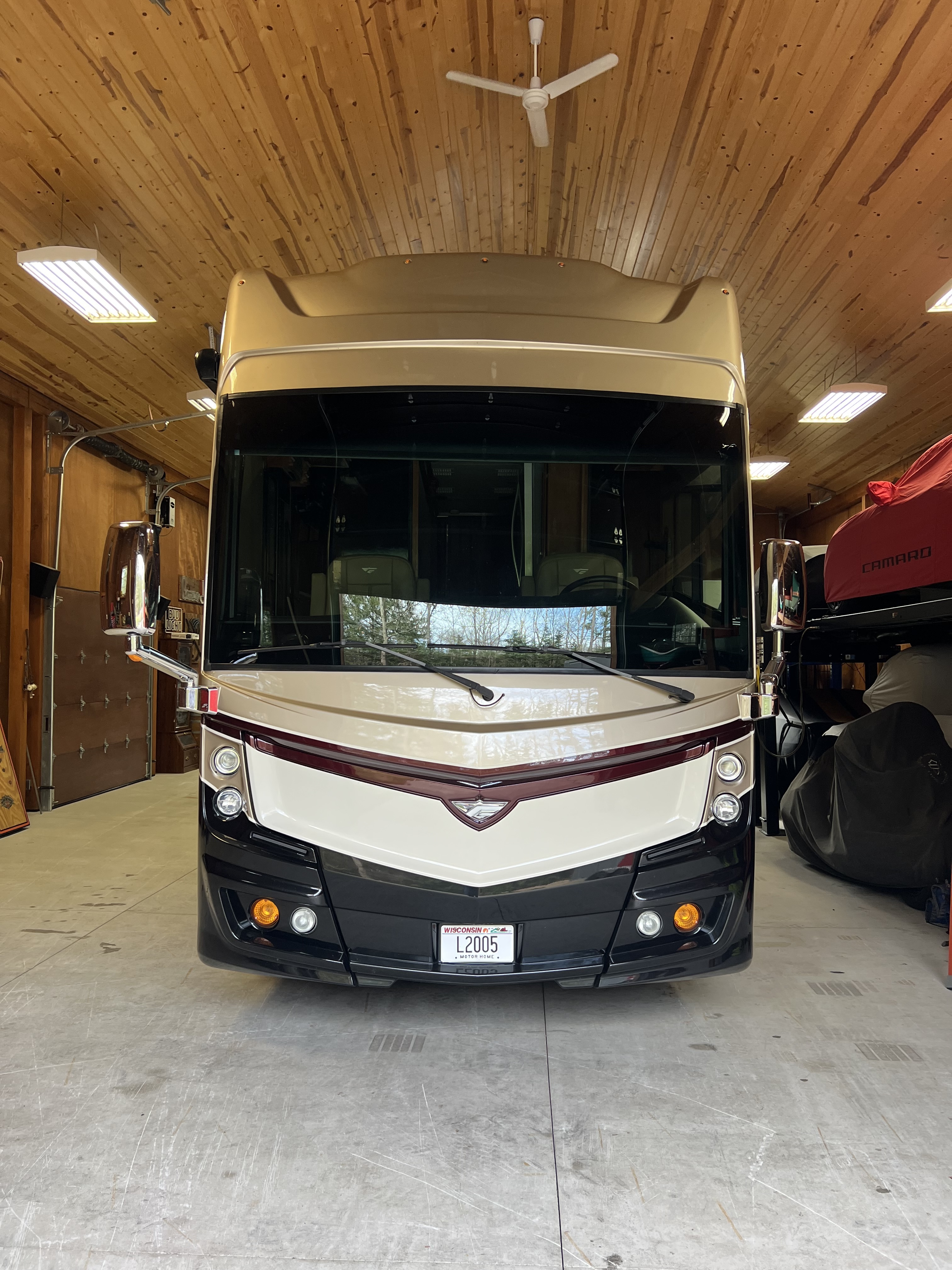 2018 Fleetwood DISCOVERY LXE 40G RV