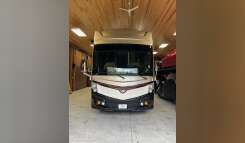 2018 Fleetwood DISCOVERY LXE 40G RV