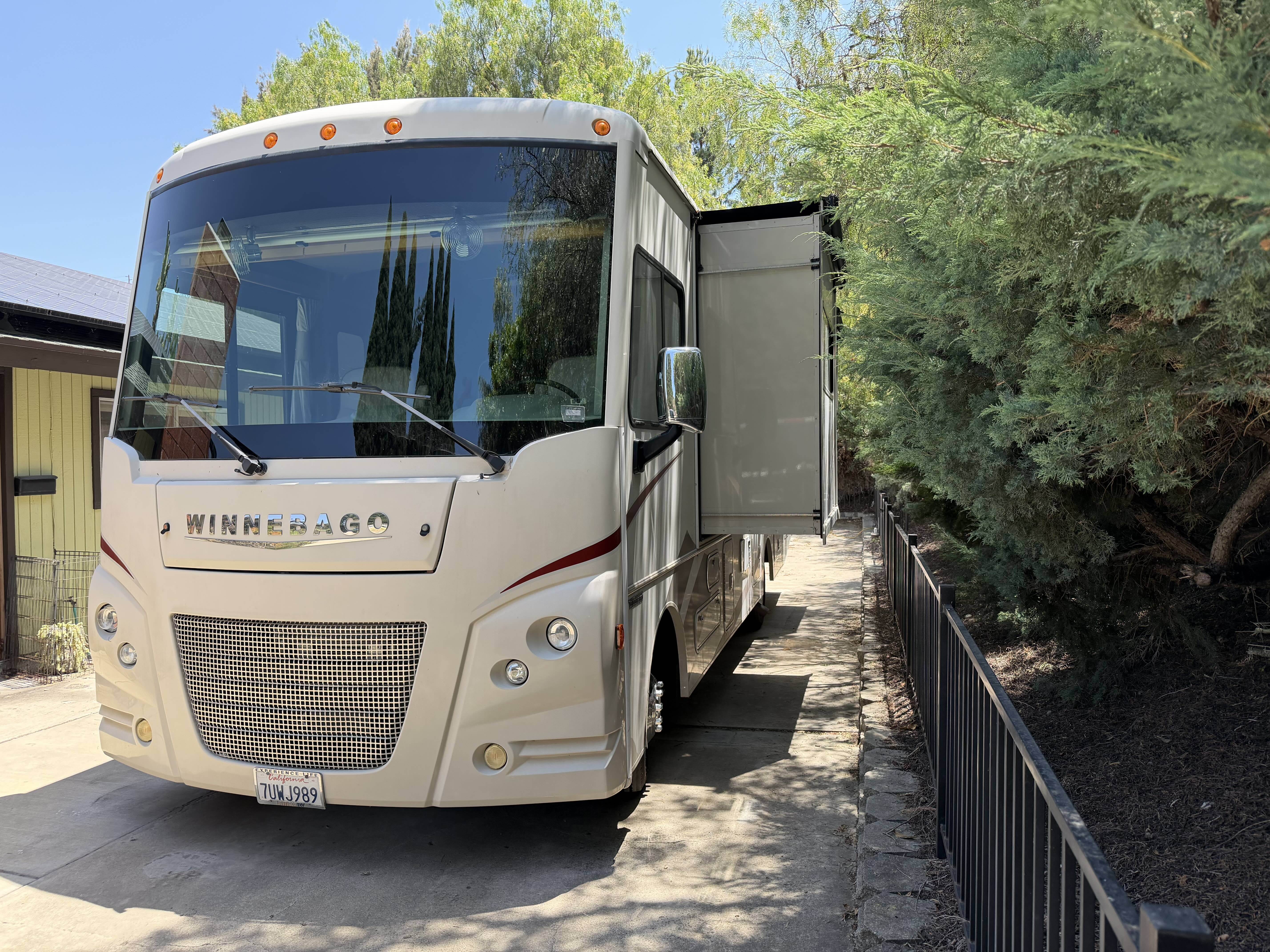 2017 Winnebago VISTA LX 27N in spring valley CA