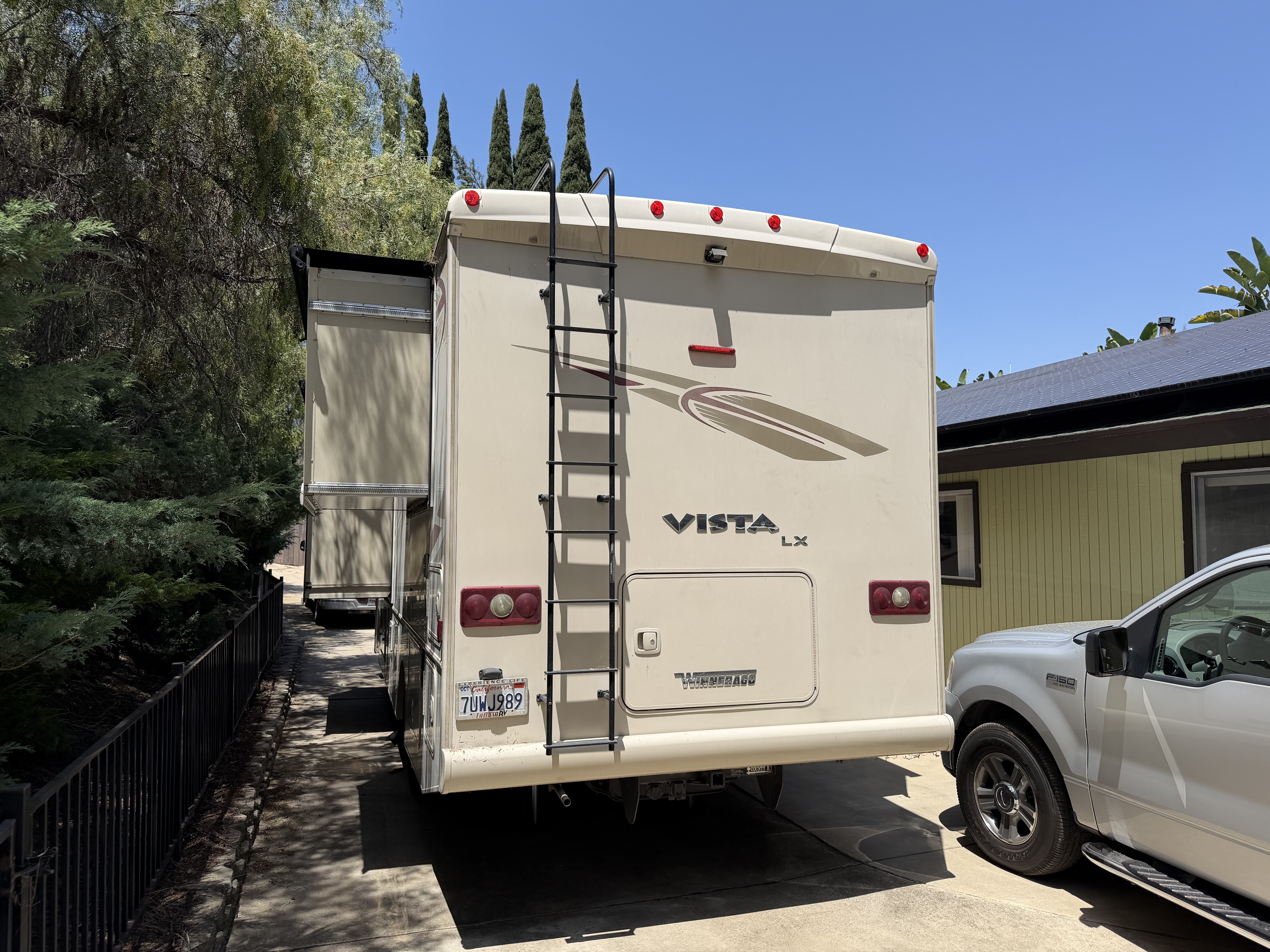 2017 Winnebago VISTA LX 27N in spring valley CA