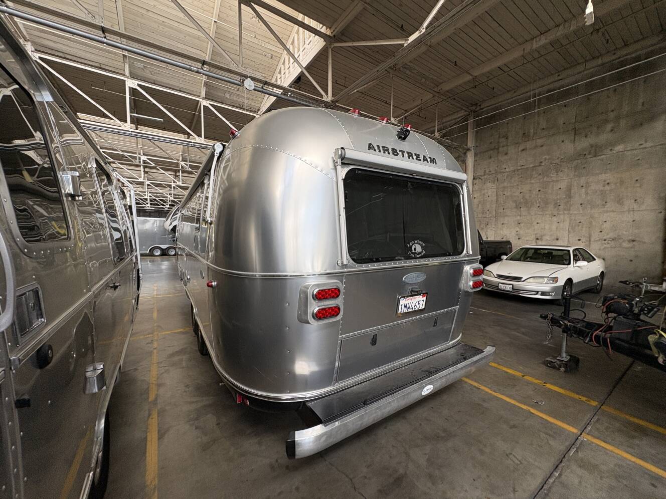 A photo of this 2017 Airstream FLYING CLOUD 28RB