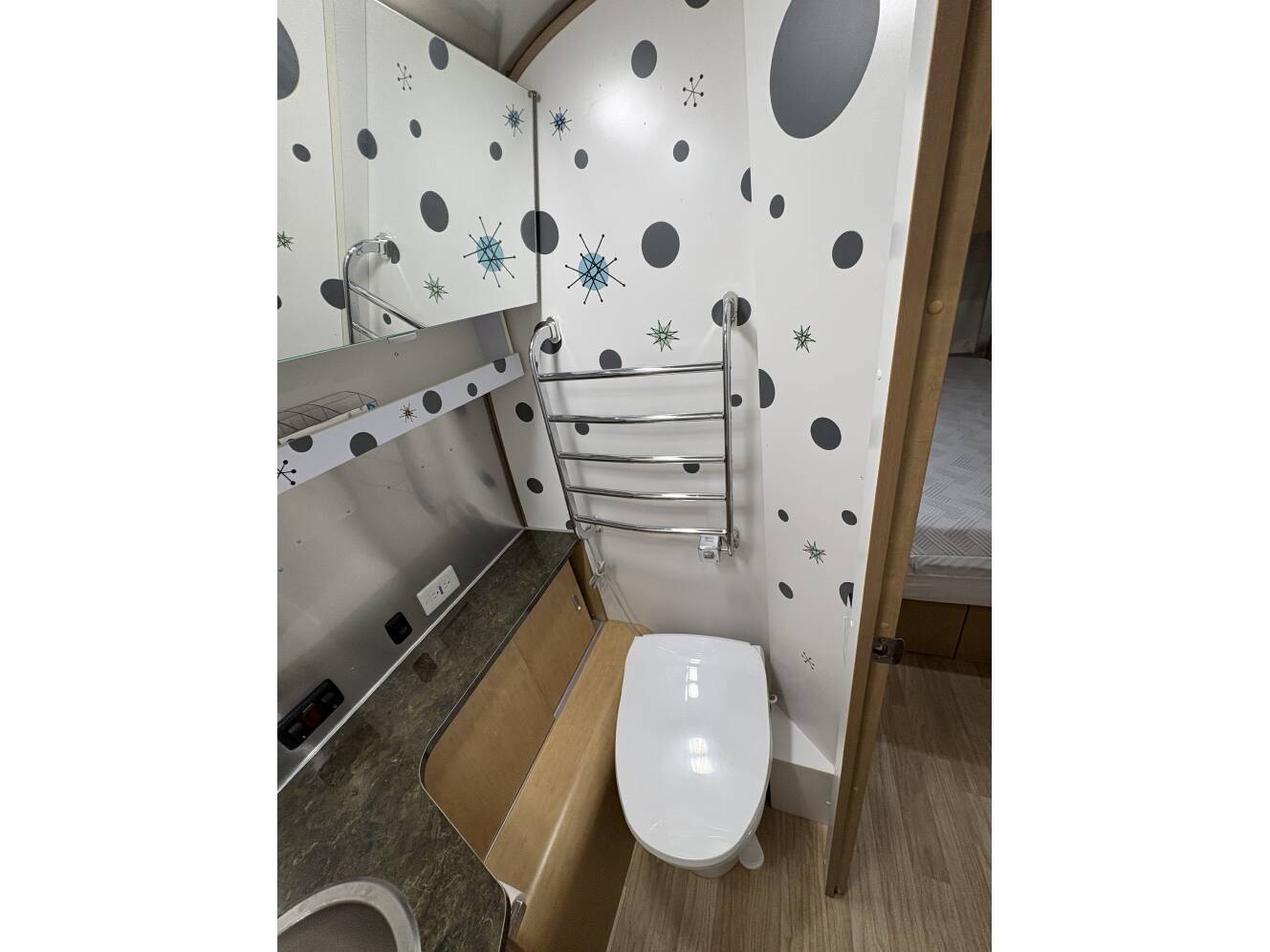 A photo of this 2017 Airstream FLYING CLOUD 28RB