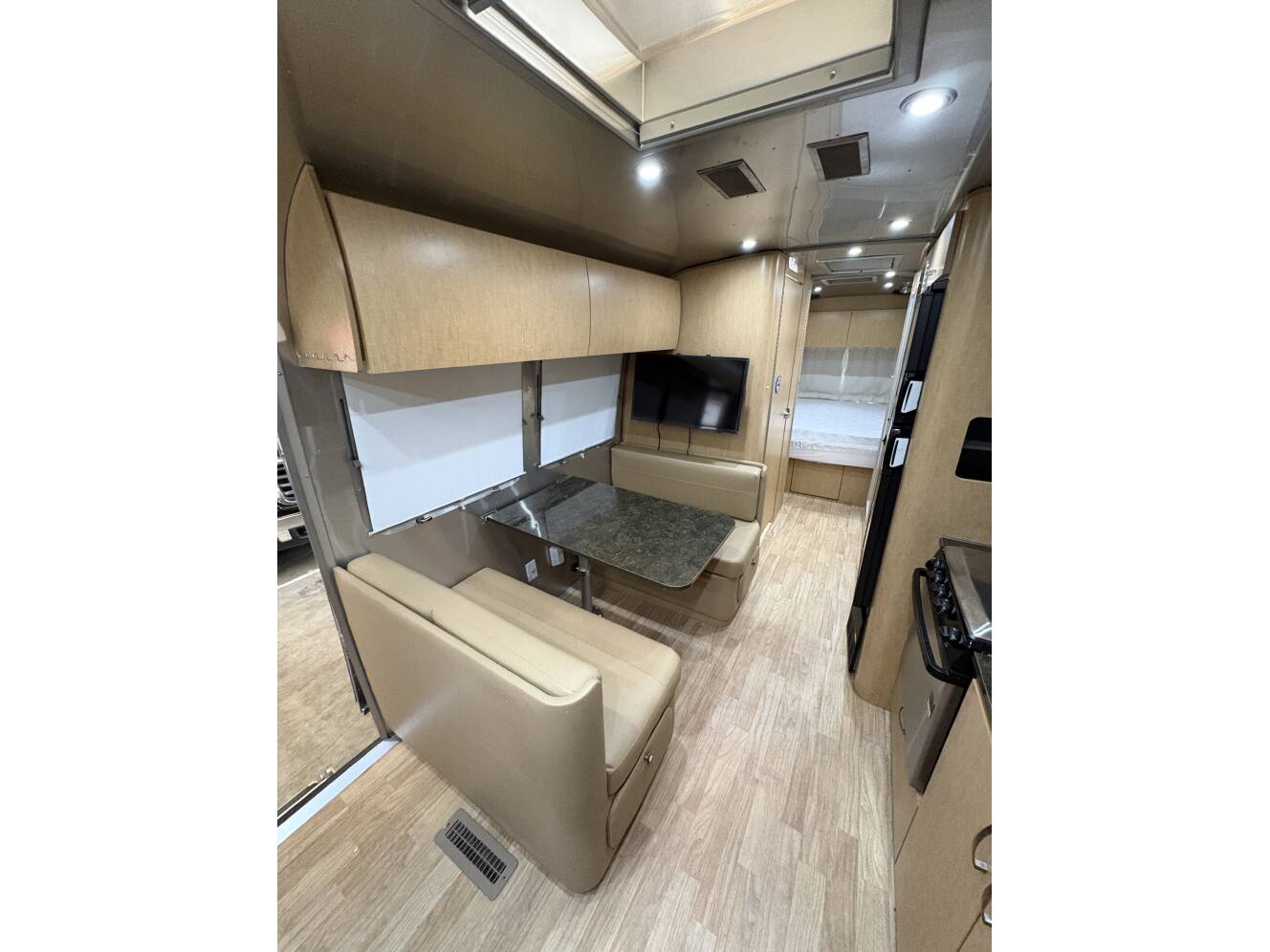 A photo of this 2017 Airstream FLYING CLOUD 28RB