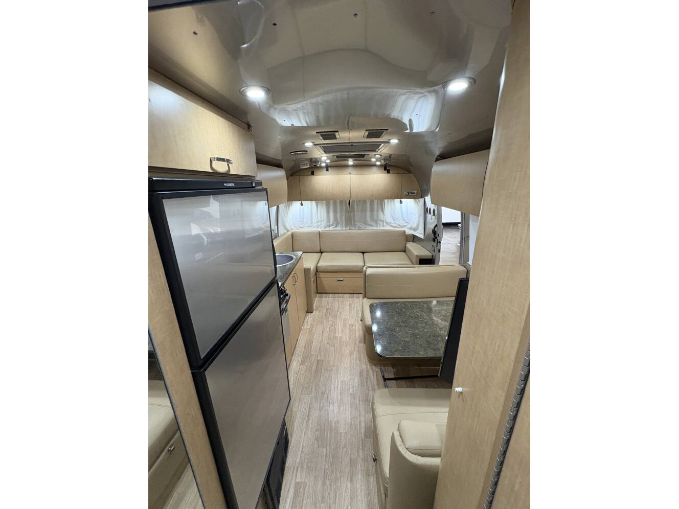 A photo of this 2017 Airstream FLYING CLOUD 28RB