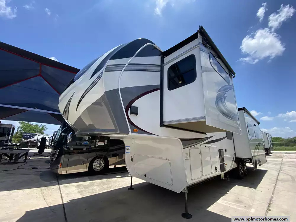 2022 Grand Design Solitude 345GK in new braunfels TX