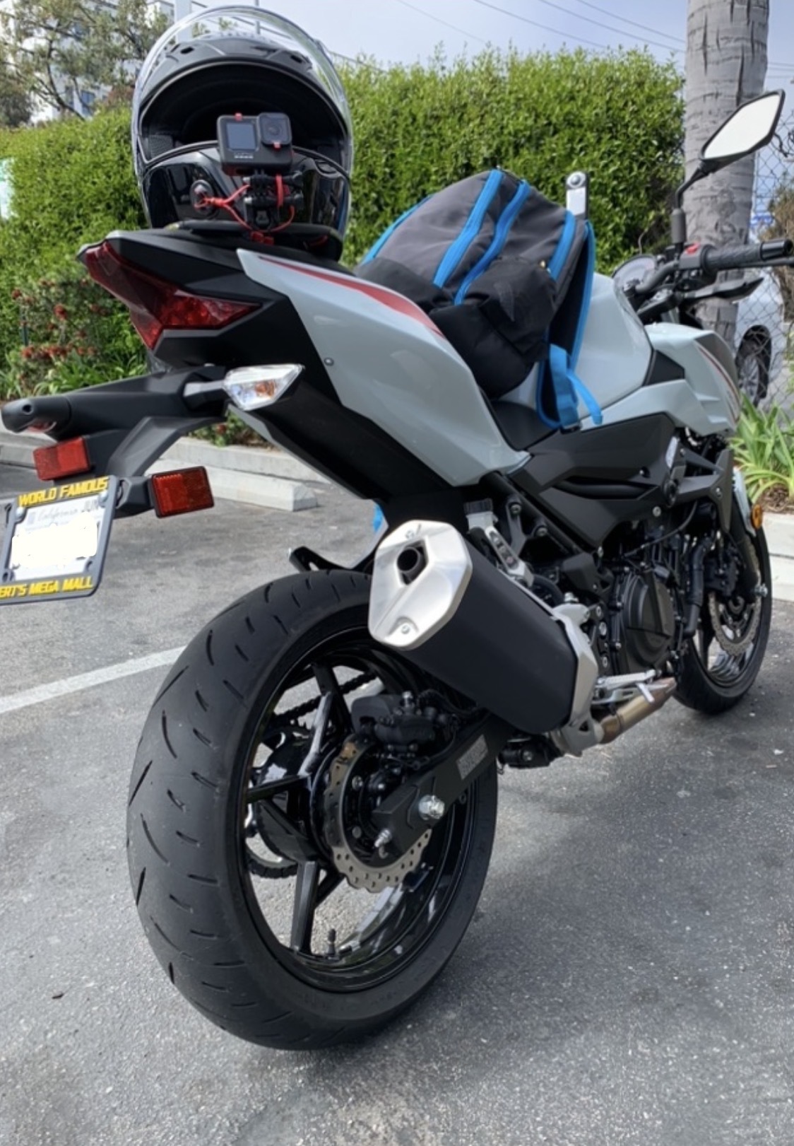 2023 Kawasaki Z 400 BASE Sportbike motorcycle