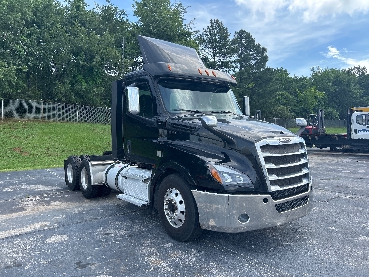 2019 FREIGHTLINER CASCADIA 126 in Decatur, AL