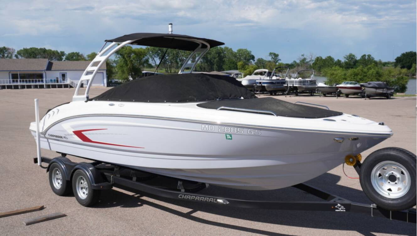 A photo of this 2023 Chaparral 23 SSi