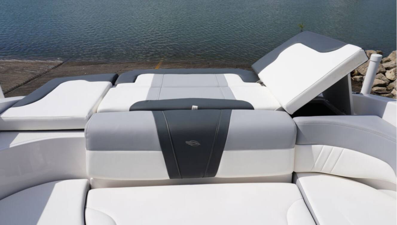 A photo of this 2023 Chaparral 23 SSi