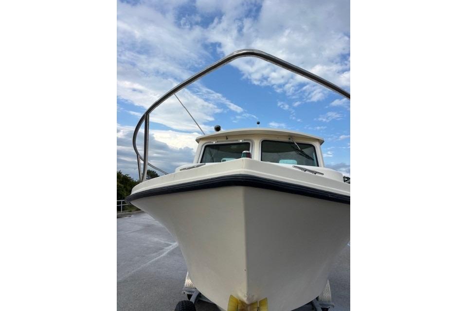 2003 Parker 2120 Sport Cabin boat
