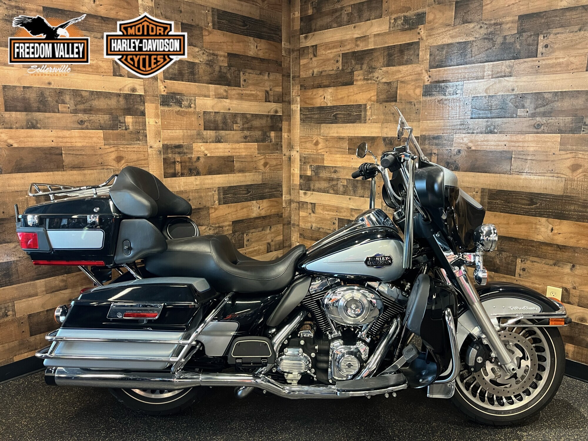 Yellow 2013 Harley-Davidson Electra Glide Motorcycles For Sale
