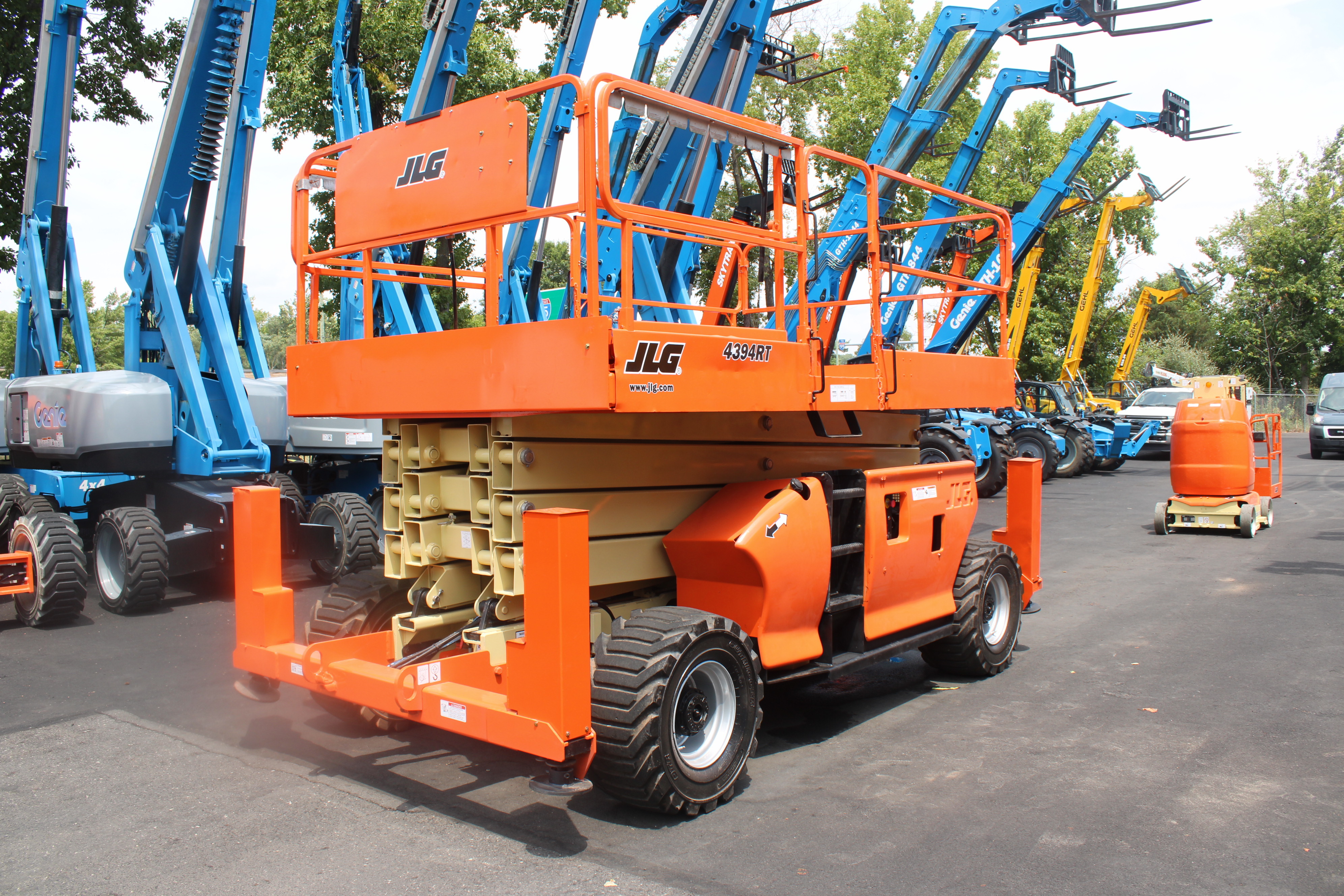 2014 JLG Industries, Inc. 4394RT in Bristol, PA