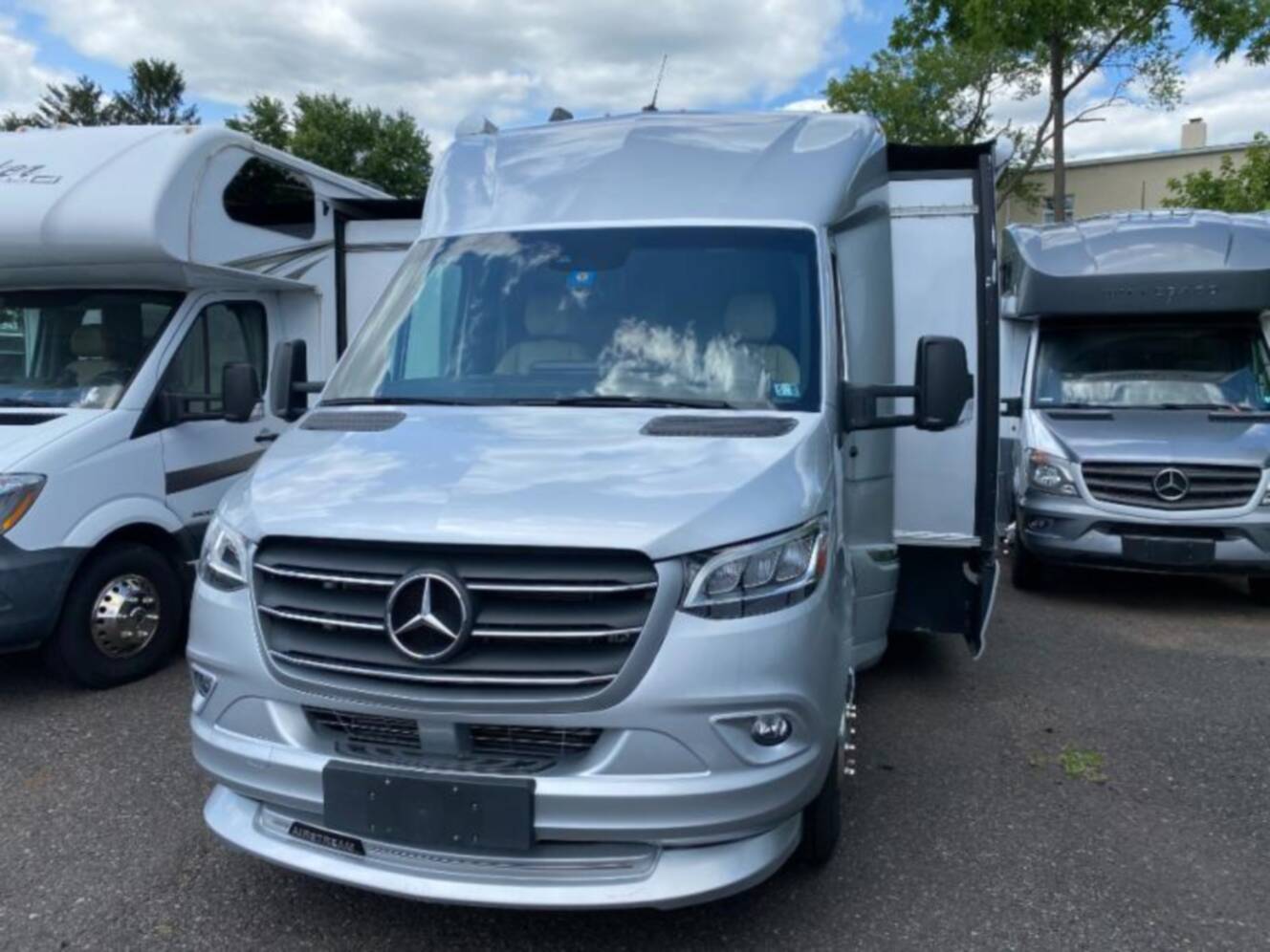 A photo of this 2023 Airstream Atlas Murphy Suite