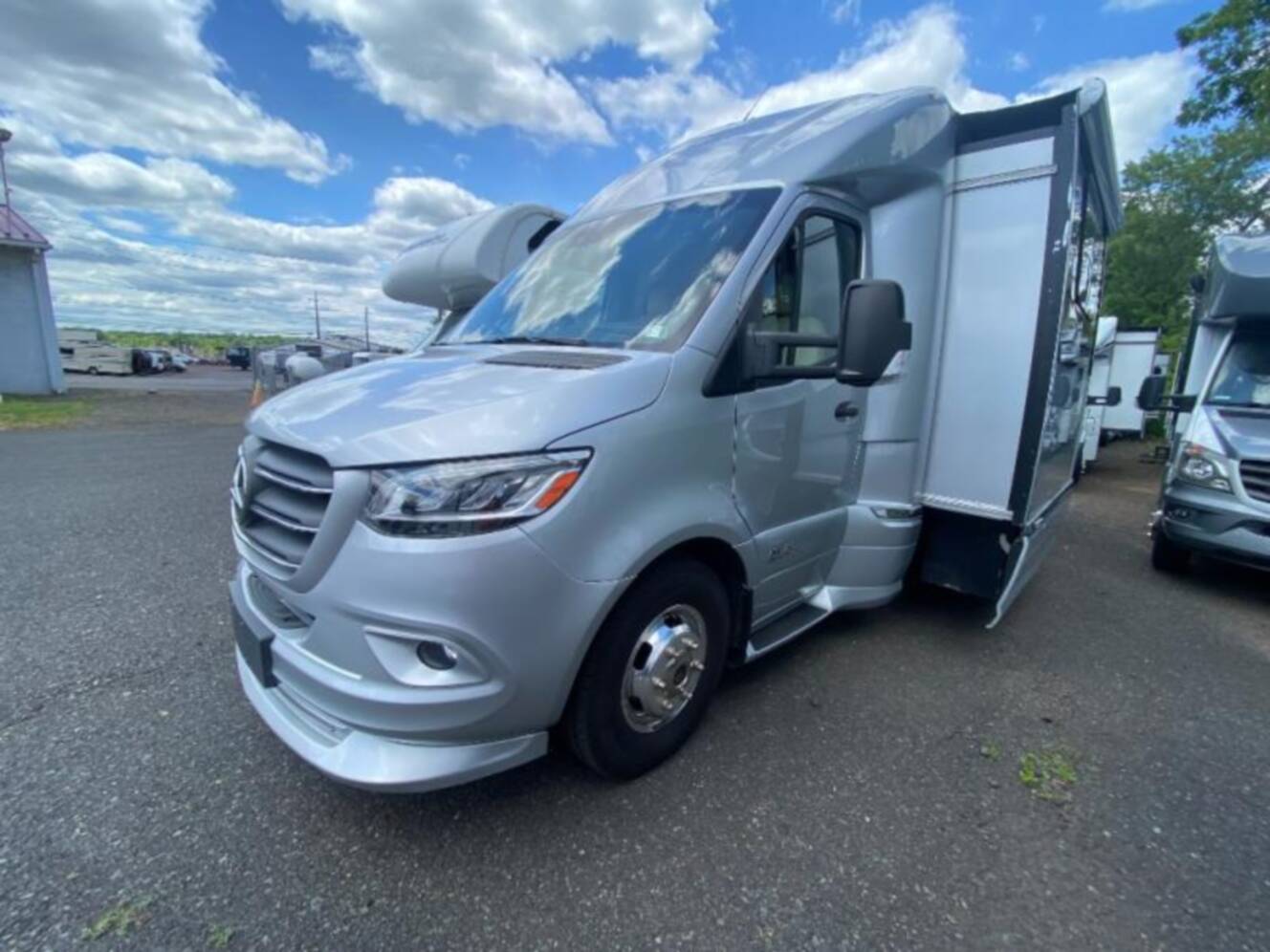 A photo of this 2023 Airstream Atlas Murphy Suite
