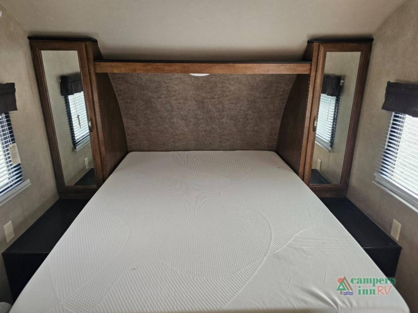 A photo of this 2016 Forest River Rv Salem 261BHXL