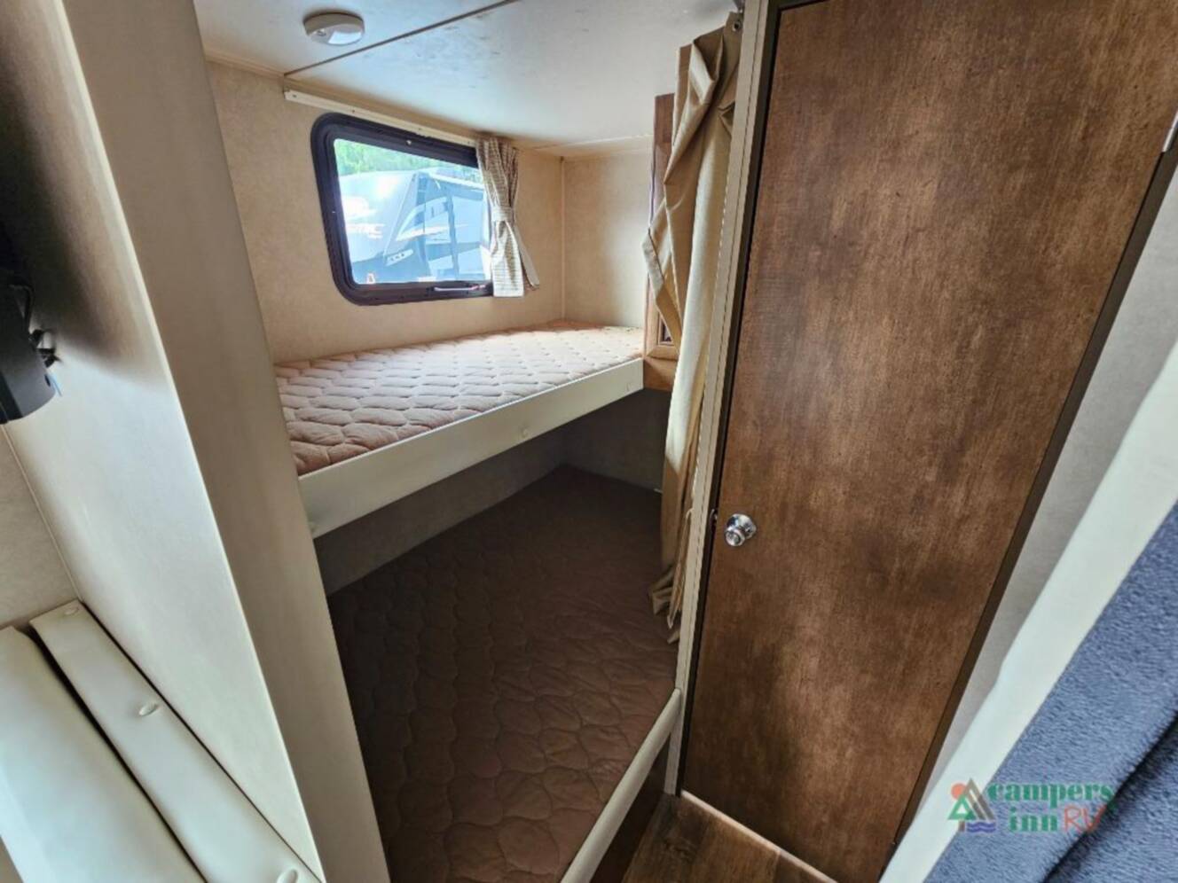 A photo of this 2016 Forest River Rv Salem 261BHXL