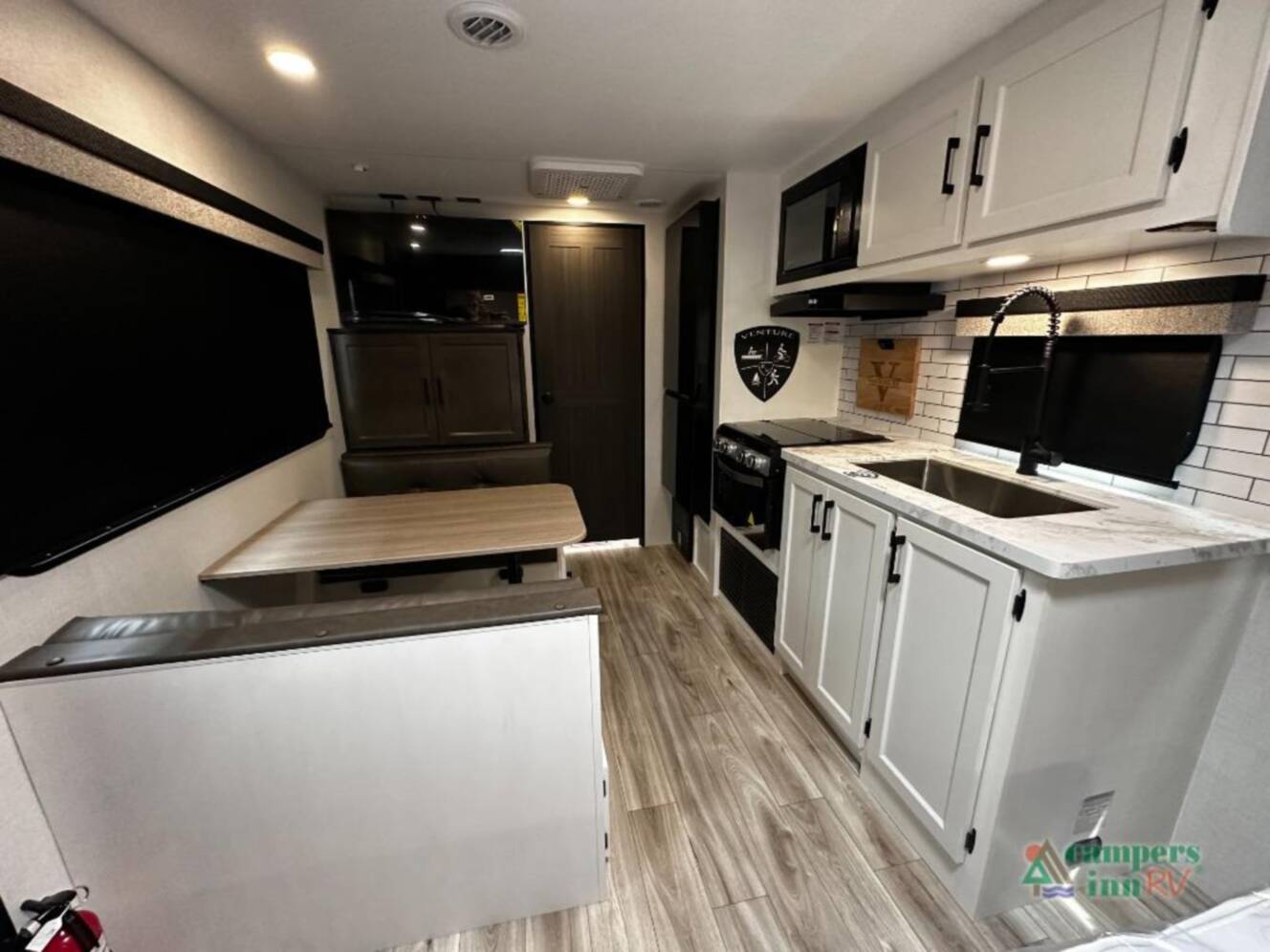 A photo of this 2026 Venture Rv Stratus 200VRB
