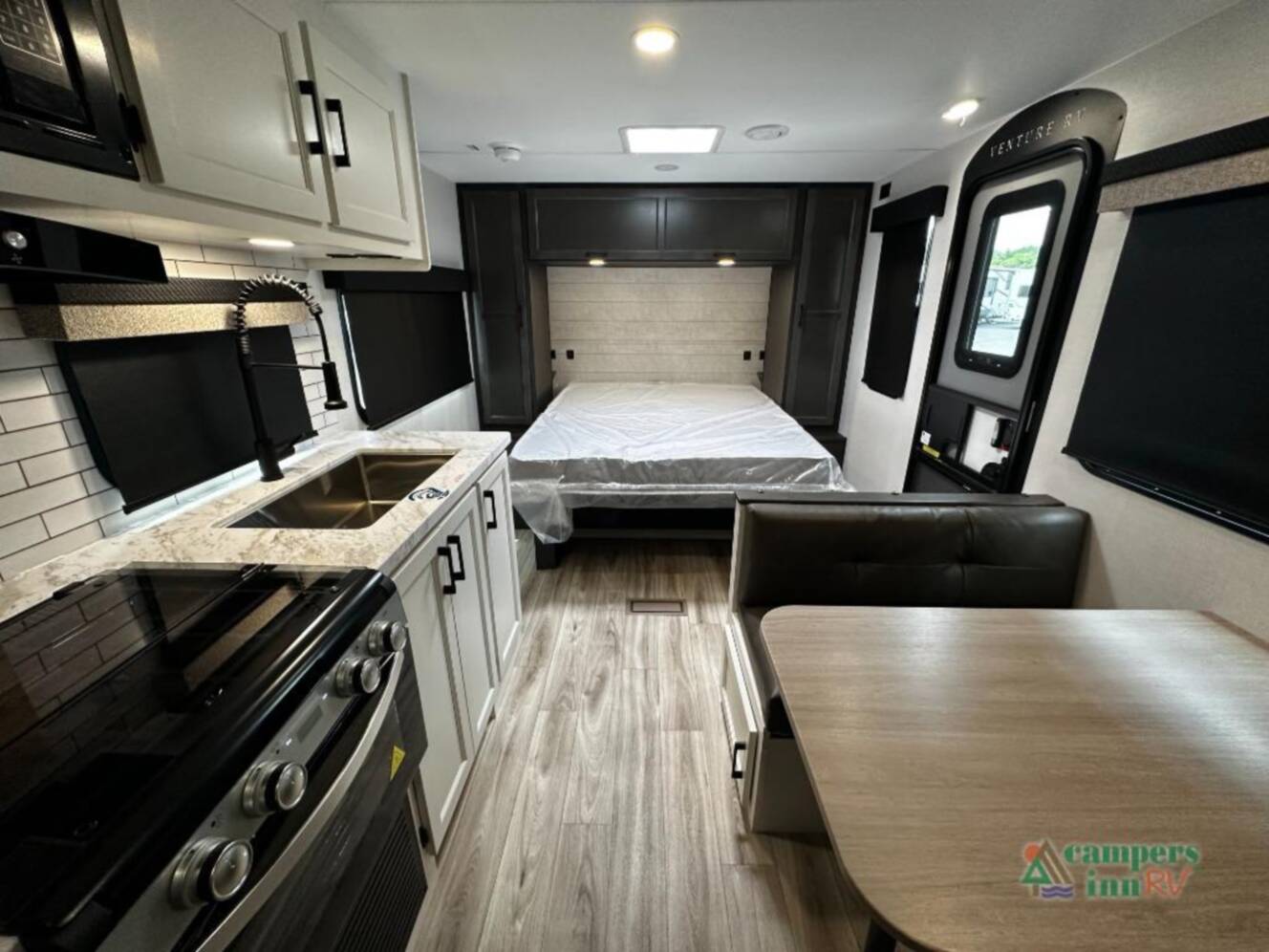 A photo of this 2026 Venture Rv Stratus 200VRB