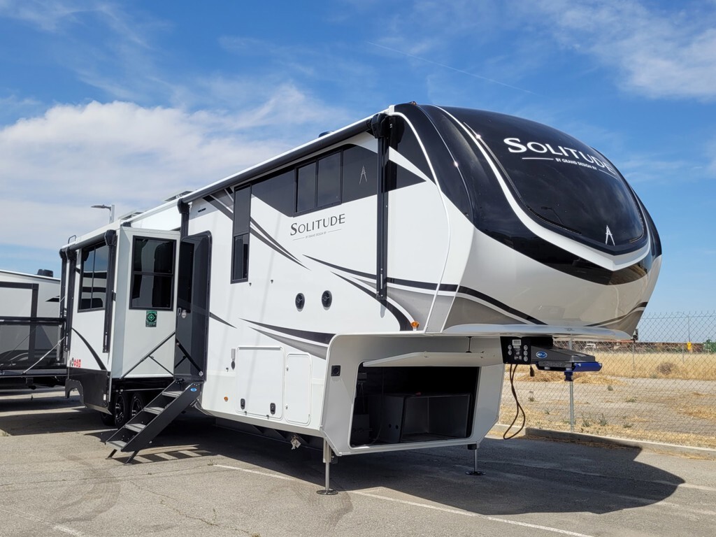 2026 Grand Design Solitude 414LJMJ in bakersfield CA