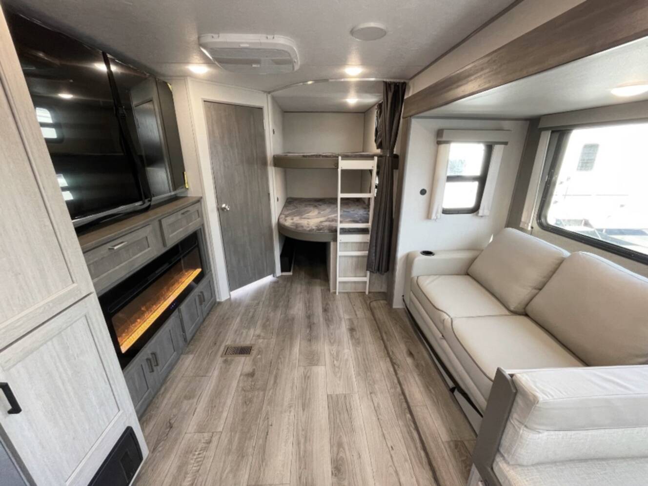 A photo of this 2026 Coachmen Rv Catalina Legacy Edition 273DBHCK