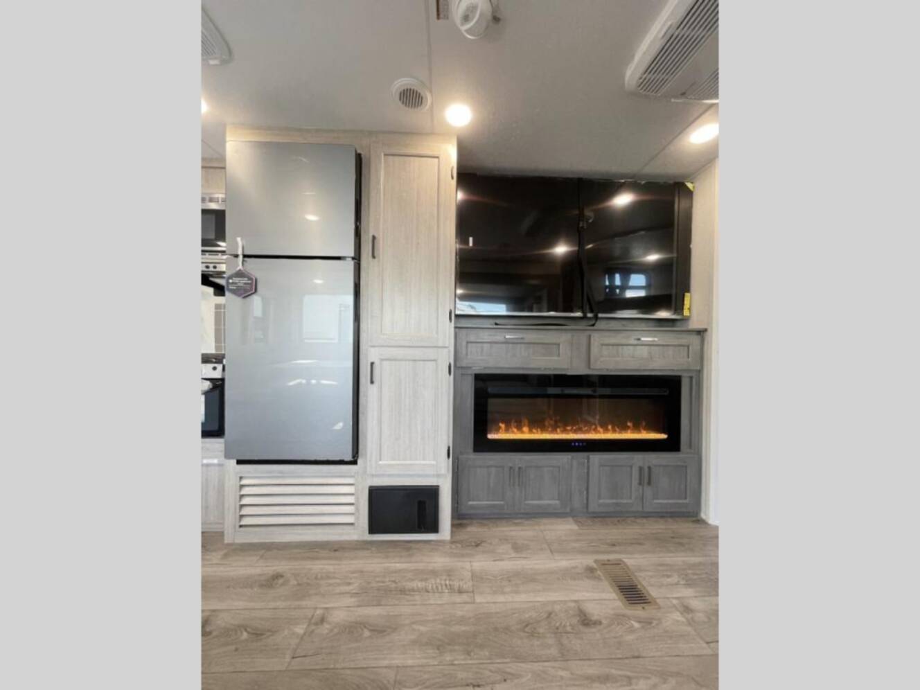 A photo of this 2026 Coachmen Rv Catalina Legacy Edition 273DBHCK