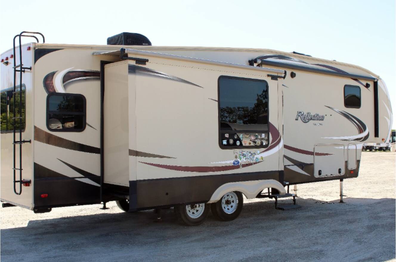 A photo of this 2016 Grand Design Reflection 318RST