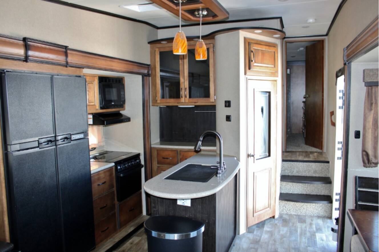 A photo of this 2016 Grand Design Reflection 318RST