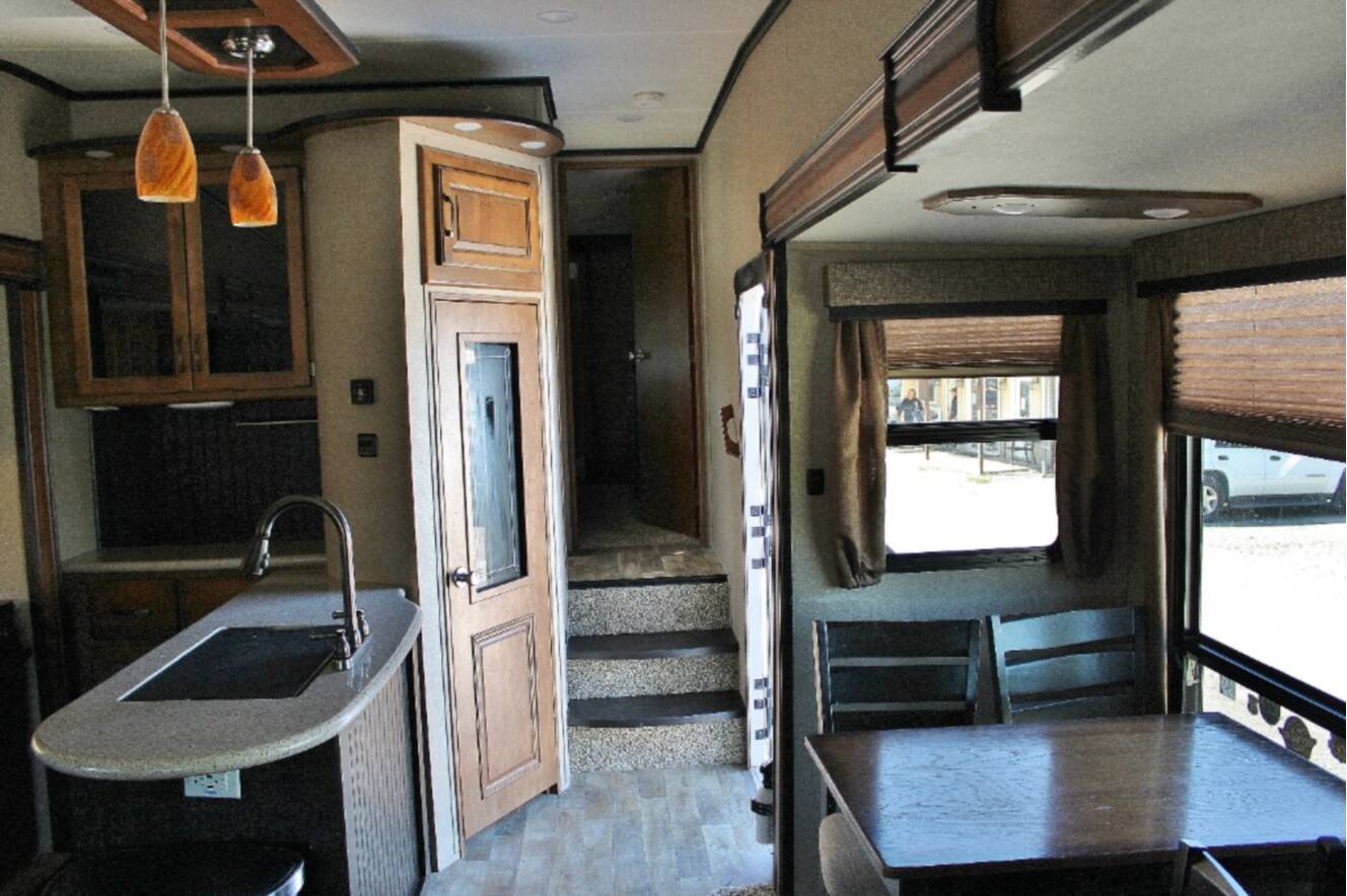 A photo of this 2016 Grand Design Reflection 318RST