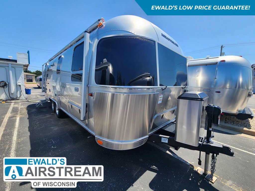 2026 Airstream Globetrotter 27FB Twin in hales corners WI