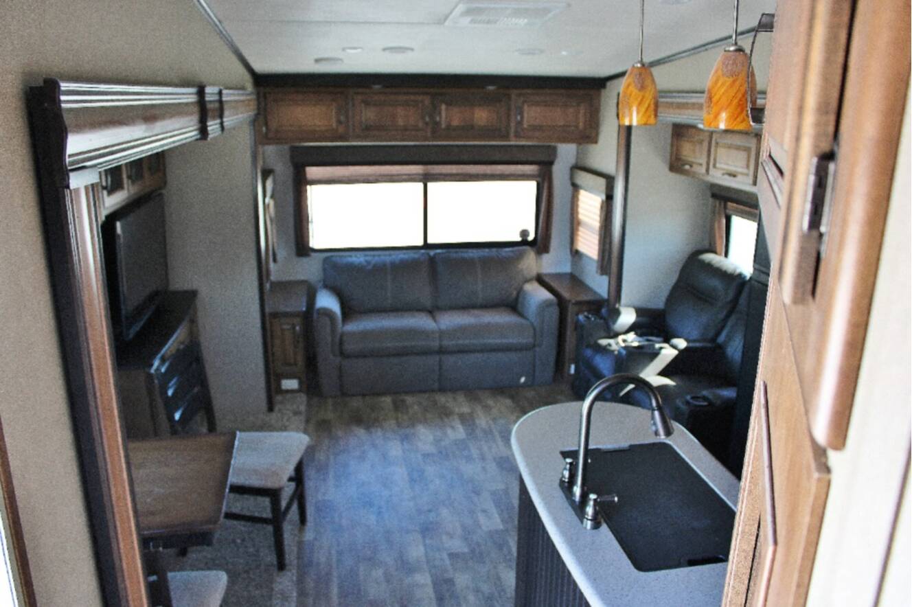 A photo of this 2016 Grand Design Reflection 318RST