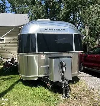 2022 Airstream Flying Cloud 25FB TWIN in frankfort NY