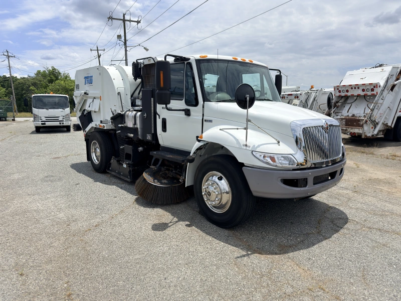 2014 INTERNATIONAL 4000