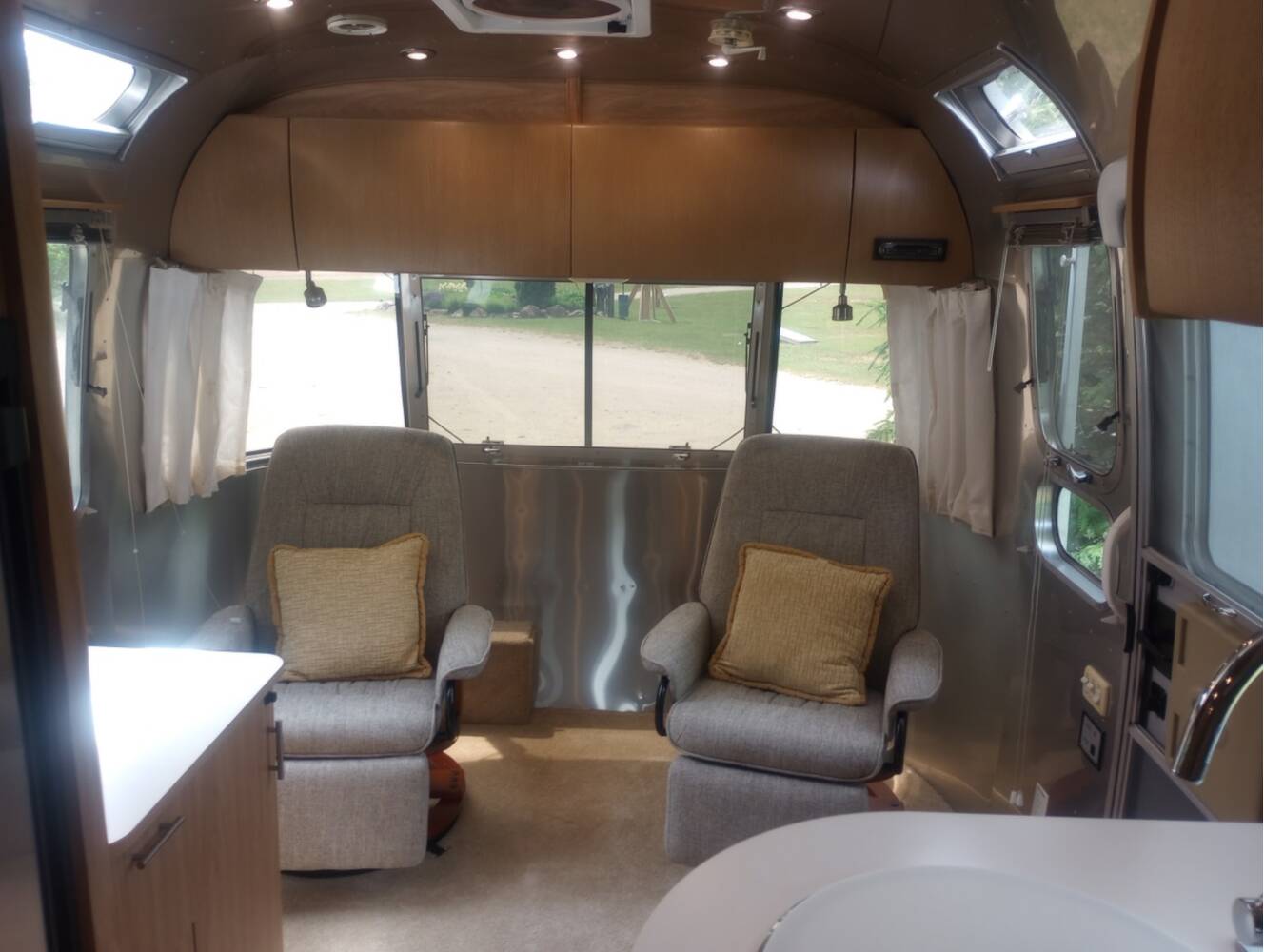 A photo of this 2007 Airstream SAFARI SE 23