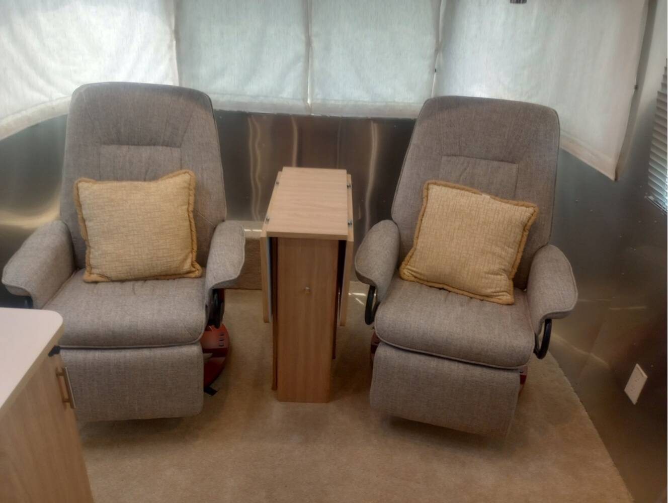 A photo of this 2007 Airstream SAFARI SE 23