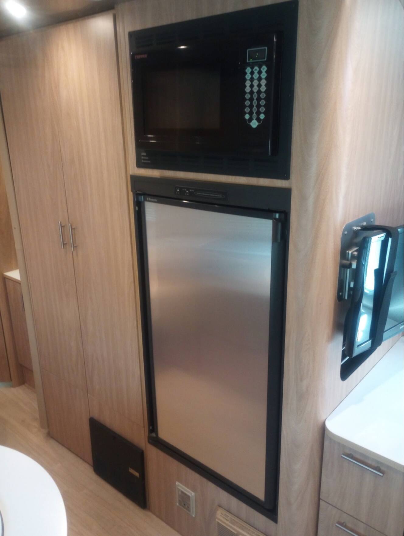 A photo of this 2007 Airstream SAFARI SE 23