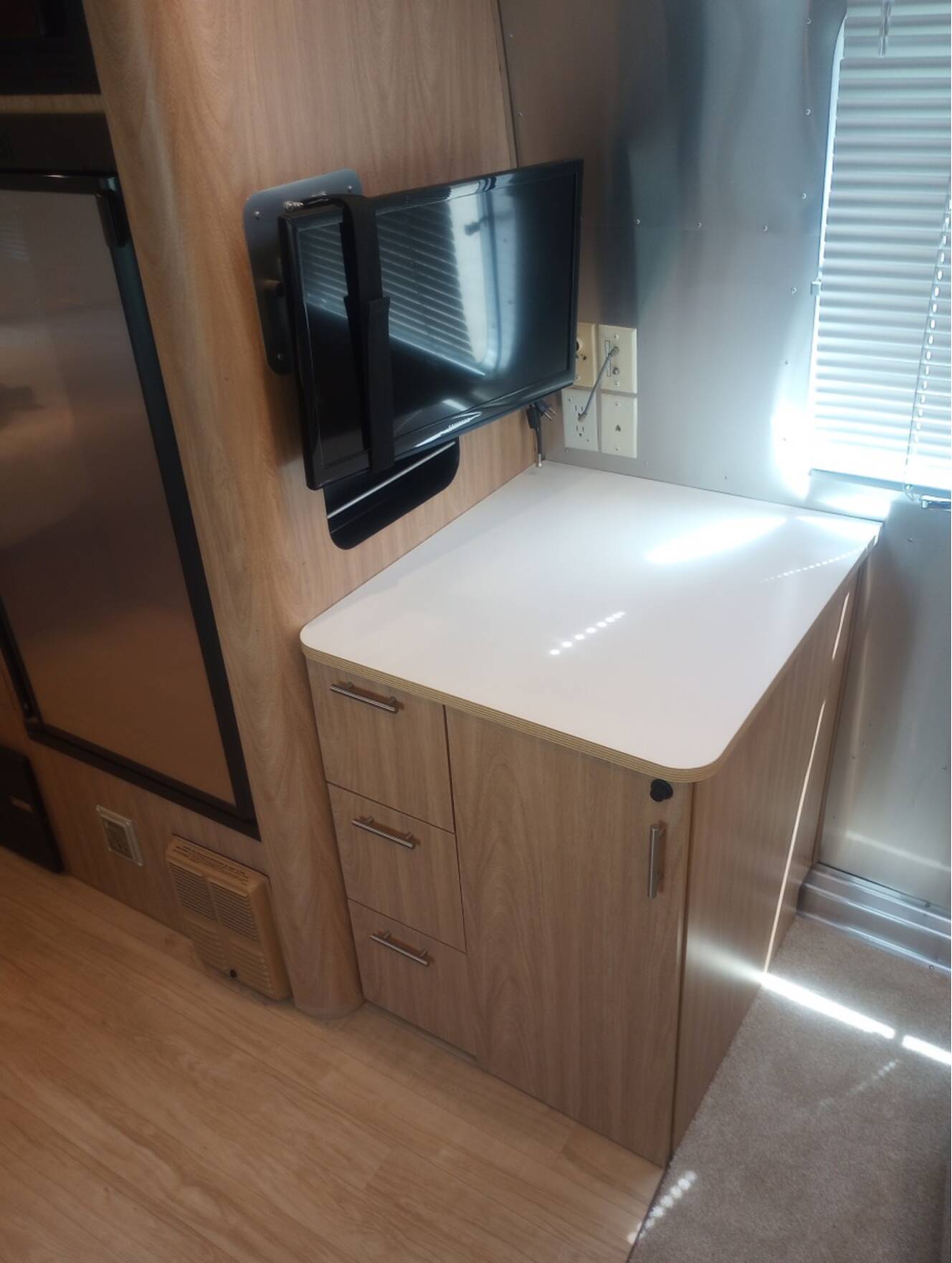 A photo of this 2007 Airstream SAFARI SE 23