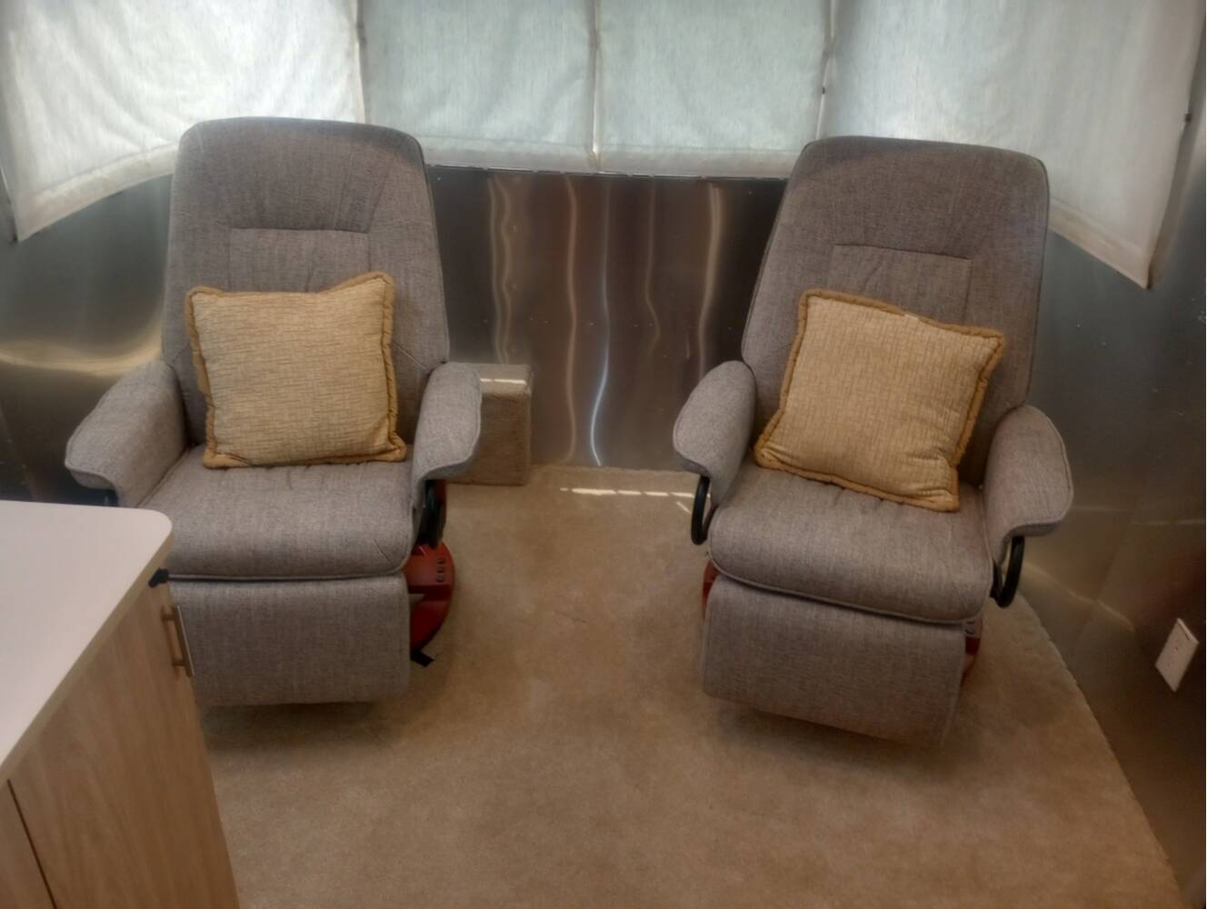 A photo of this 2007 Airstream SAFARI SE 23
