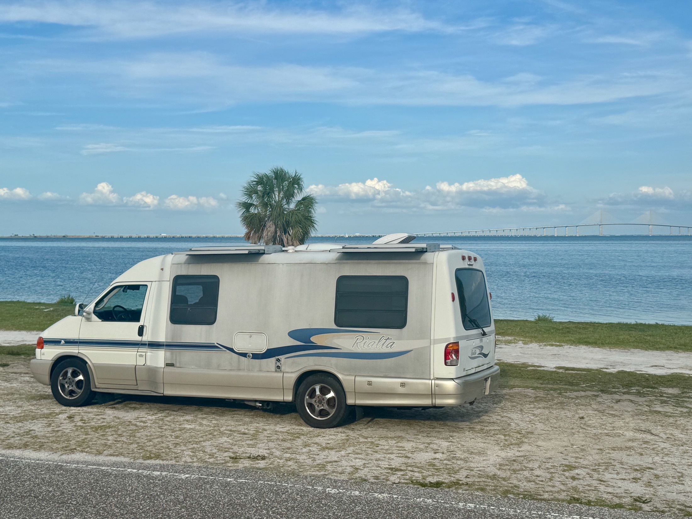 2004 Winnebago RIALTA 22QD in st petersburg FL