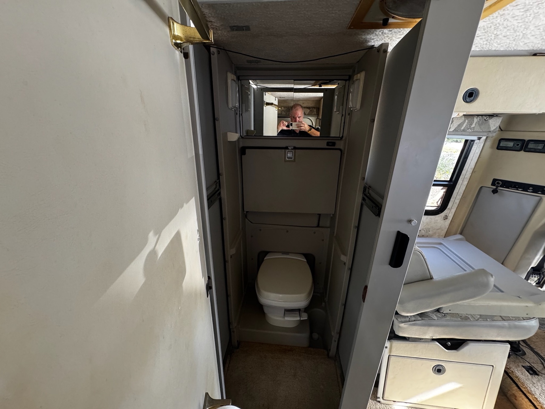 2004 Winnebago RIALTA 22QD in st petersburg FL