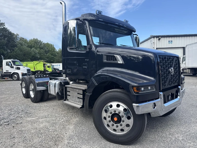 2027 VOLVO VHD64FT300