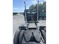 2027 VOLVO VHD64FT300