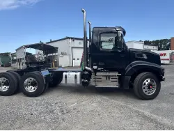 2027 VOLVO VHD64FT300