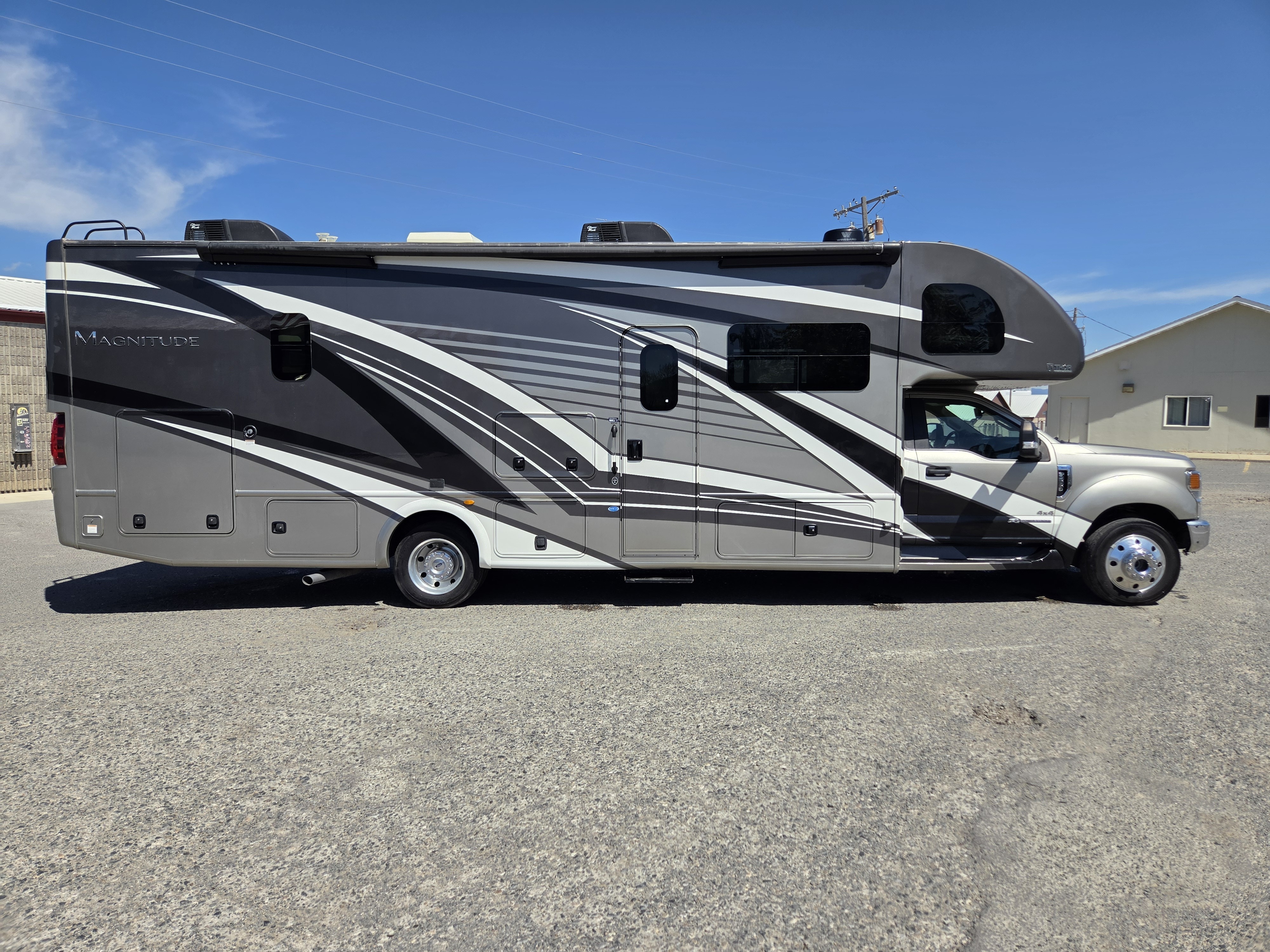 2022 Thor Motor Coach MAGNITUDE SUPER C RB34 in helena MT