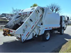 2020 HINO 195