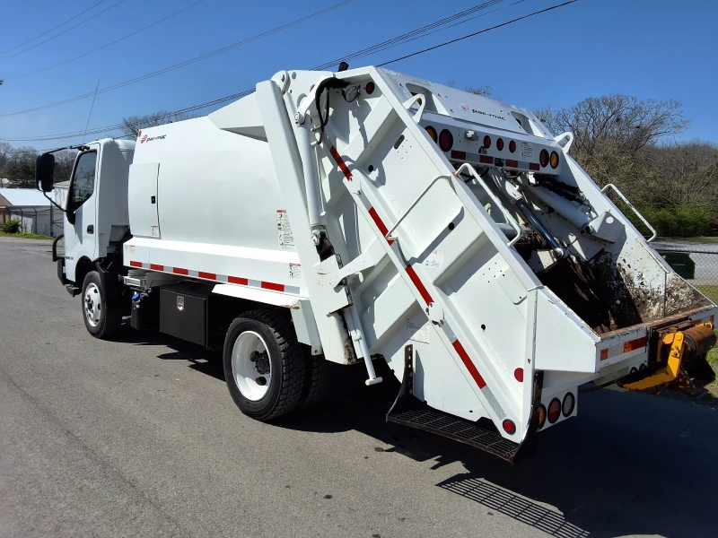 2020 HINO 195