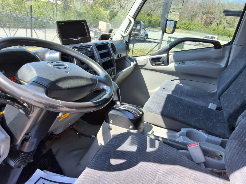2020 HINO 195